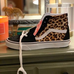 Brand new! Vans Sk8-Hi high top leopard sneakers